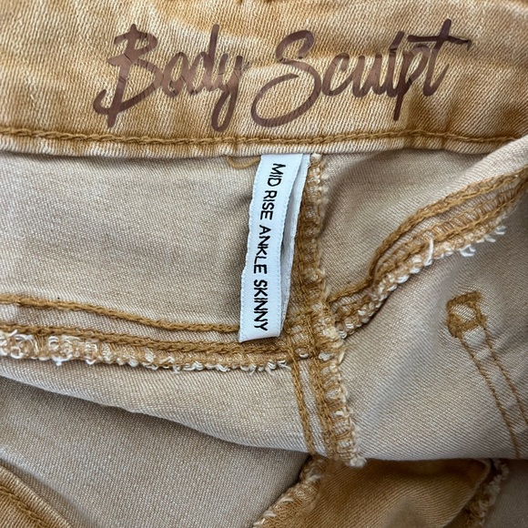 Celebrity Pink Jean - Picture 7 of 7